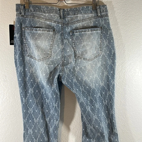 No Boundaries Butterflies Print Juniors Five Pocket Flare Jeans Size 17 NEW - Picture 8 of 14